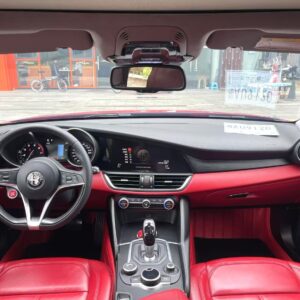 Alfa Romeo Giulia 2017 2.0T 200HP Luxury Edition - 图片 6